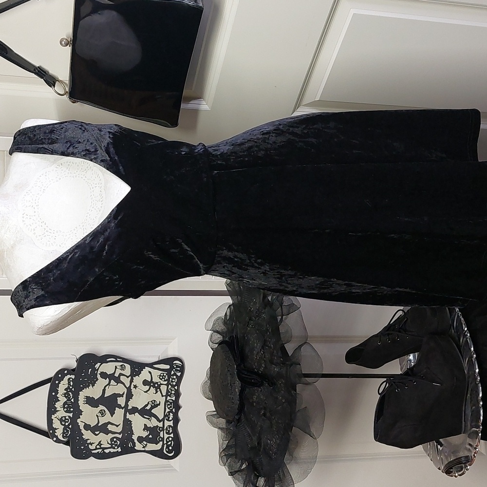 SALE Black Velvet, Skater Dress, Goth, XL - Picture 13 of 13